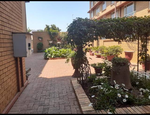 2 BEDROOM APARTMENT FOR SALE IN PRETORIA GARDENS